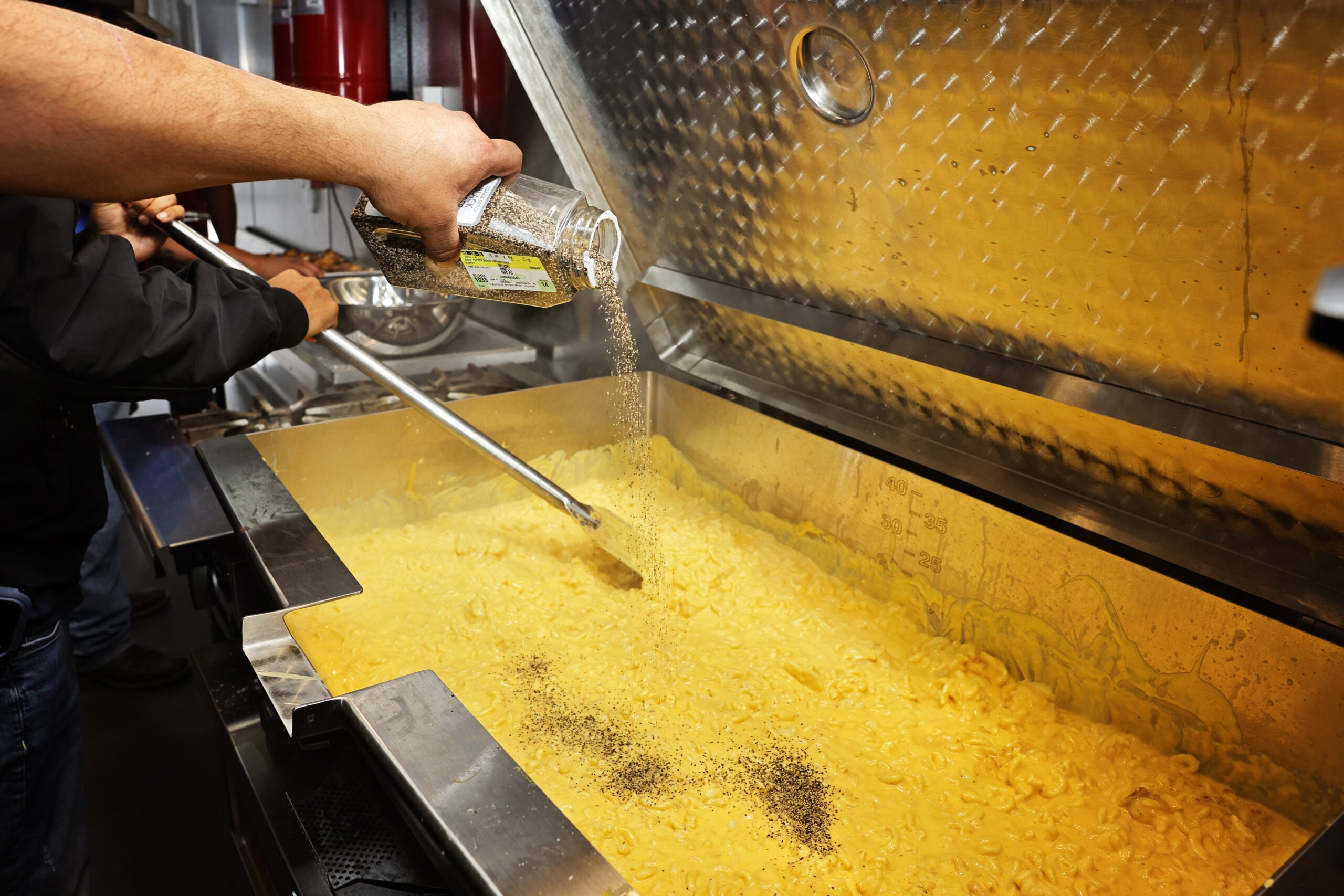 Volume cooking on the flat-top
